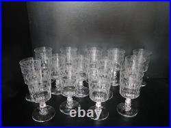 6 anciens verres à EAU cristal gravé Baccarat gravure 4770 étoiles fleur 15 cm 6 anciens verres à EAU cristal gravé Baccarat gravure 4770 étoiles fleur 15 cm