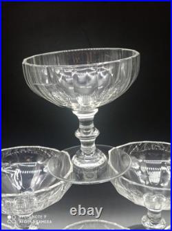 6 coupes à Champagne en Cristal de BACCARAT côtes plates, signées