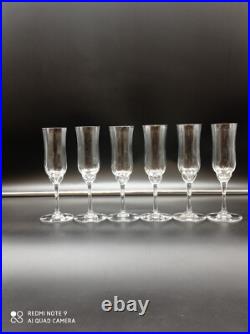 6 flutes à champagne en cristal de BACCARAT modèle CAPRI, signé, H 18,7 cm