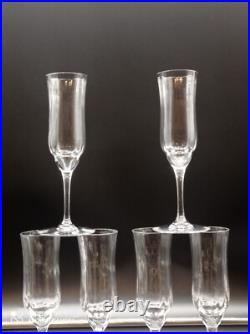 6 flutes à champagne en cristal de BACCARAT modèle CAPRI, signé, H 18,7 cm