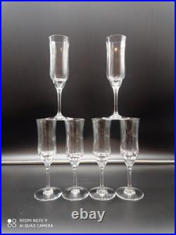 6 flutes à champagne en cristal de BACCARAT modèle CAPRI, signé, H 18,7 cm