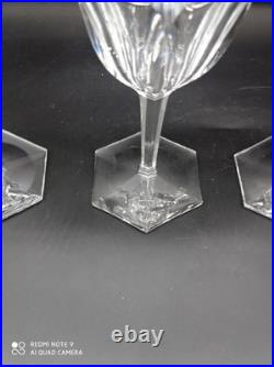 6 verres à vin Rouge en cristal de BACCARAT modèle COMPIEGNE, H 16,5 cm, signé