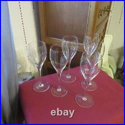 6 verres a vin blanc en cristal de baccarat modèle saint Remy signé H 17,4 cm