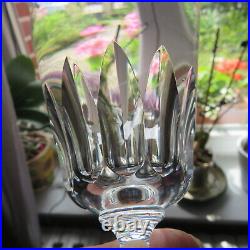 6 verres à vin en cristal taillé de Baccarat signé modèle cote d azur 12,5 cm 6 verres à vin en cristal taillé de Baccarat signé modèle cote d azur 12,5 cm