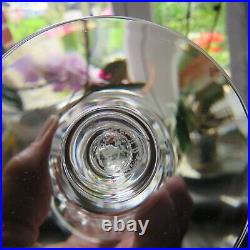 6 verres à vin en cristal taillé de Baccarat signé modèle cote d azur 12,5 cm 6 verres à vin en cristal taillé de Baccarat signé modèle cote d azur 12,5 cm