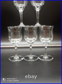 6 verres à vin rouge en cristal de BACCARAT modèle CAPRI, signé, H 15 cm