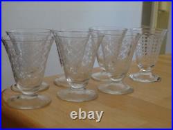 7 ANCIENS VERRES A LIQUEUR ART DECO EN CRISTAL STYLE BACCARAT ht 6,2 cm 7 ANCIENS VERRES A LIQUEUR ART DECO EN CRISTAL STYLE BACCARAT ht 6,2 cm