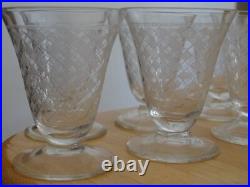 7 ANCIENS VERRES A LIQUEUR ART DECO EN CRISTAL STYLE BACCARAT ht 6,2 cm 7 ANCIENS VERRES A LIQUEUR ART DECO EN CRISTAL STYLE BACCARAT ht 6,2 cm
