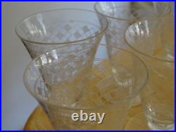 7 ANCIENS VERRES A LIQUEUR ART DECO EN CRISTAL STYLE BACCARAT ht 6,2 cm 7 ANCIENS VERRES A LIQUEUR ART DECO EN CRISTAL STYLE BACCARAT ht 6,2 cm