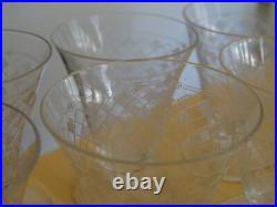 7 ANCIENS VERRES A LIQUEUR ART DECO EN CRISTAL STYLE BACCARAT ht 6,2 cm 7 ANCIENS VERRES A LIQUEUR ART DECO EN CRISTAL STYLE BACCARAT ht 6,2 cm