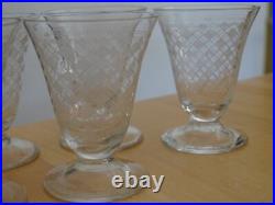 7 ANCIENS VERRES A LIQUEUR ART DECO EN CRISTAL STYLE BACCARAT ht 6,2 cm 7 ANCIENS VERRES A LIQUEUR ART DECO EN CRISTAL STYLE BACCARAT ht 6,2 cm
