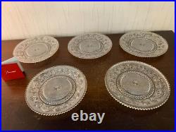 7 assiettes arabesque en cristal de Baccarat D 20 cm (prix à la pièce)