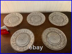 7 assiettes arabesque en cristal de Baccarat D 20 cm (prix à la pièce) 7 assiettes arabesque en cristal de Baccarat D 20 cm (prix à la pièce)