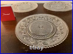 7 assiettes arabesque en cristal de Baccarat D 20 cm (prix à la pièce)