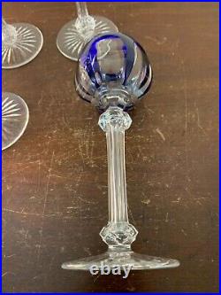 7 verres à vin du Rhin overlay bleu en cristal de Baccarat (prix à la pièce) 7 verres à vin du Rhin overlay bleu en cristal de Baccarat (prix à la pièce)