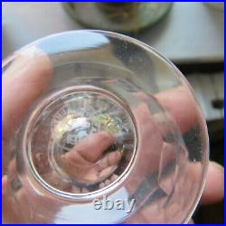 7 verres a vin en cristal de Baccarat modèle charmes H 6,2 cm signé