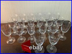 84 verres à vin rouge modèle Clara en cristal de Baccarat (prix à la pièce)