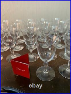 84 verres à vin rouge modèle Clara en cristal de Baccarat (prix à la pièce)