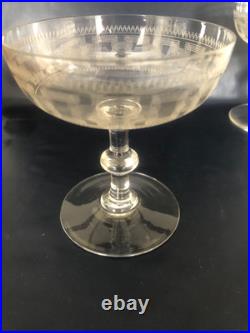 8 Coupes à champagne cristal de Baccarat gravure 3458