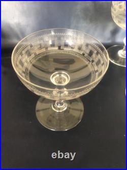 8 Coupes à champagne cristal de Baccarat gravure 3458