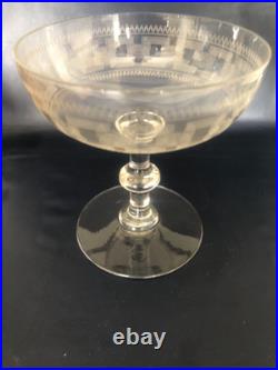 8 Coupes à champagne cristal de Baccarat gravure 3458
