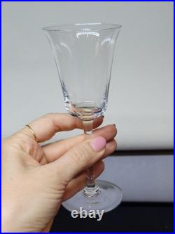 8 Verres A Pied En Cristal Fin A Porto ou liqueur Baccarat / Saint Louis 8 Verres A Pied En Cristal Fin A Porto ou liqueur Baccarat / Saint Louis