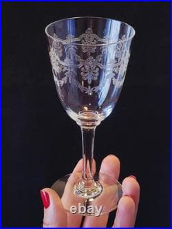 8 Verres A Vin En Cristal Baccarat Modèle Beauharnais Hauteur 13,6 Cm 8 Verres A Vin En Cristal Baccarat Modèle Beauharnais Hauteur 13,6 Cm