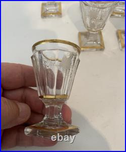 8 Verres pour cave à liqueurs Baccarat gravés à la roue décor vigne