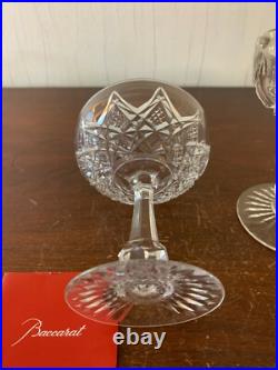 8 coupes à champagne modèle Colbert cristal de Baccarat (prix à la pièce) 8 coupes à champagne modèle Colbert cristal de Baccarat (prix à la pièce)