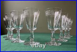 8 verres à vin cristal Baccarat Saint-Louis/Frise Fleurs Art Nouveau/H 12,5 cm