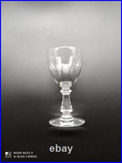 9 verres à vin blanc en cristal de BACCARAT, forme gondole jambe prisme, 12 cm