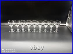 9 verres à vin blanc en cristal de BACCARAT, forme gondole jambe prisme, 12 cm