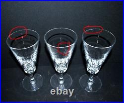 BACCARAT Lot 6 flûtes à champagne en cristal taillé Modèle Carcassonne 1960 BACCARAT Lot 6 flûtes à champagne en cristal taillé Modèle Carcassonne 1960