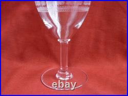 BACCARAT, SERIE DE 6 VERRES A EAU EN CRISTAL GRAVE, DEBUT XXème
