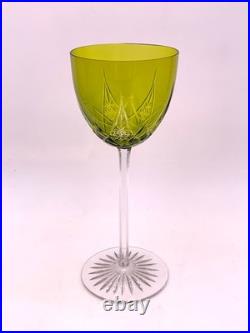 BACCARAT Série de 6 verres à vin du Rhin Roemer vert modèle Eperon BACCARAT Série de 6 verres à vin du Rhin Roemer vert modèle Eperon