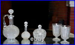 BACCARAT. Service de nuit en cristal moulé, modèle Diamants Biseaux BACCARAT. Service de nuit en cristal moulé, modèle Diamants Biseaux