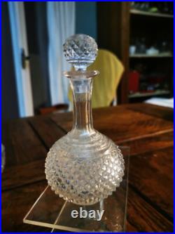 BACCARAT. Service de nuit en cristal moulé, modèle Diamants Biseaux BACCARAT. Service de nuit en cristal moulé, modèle Diamants Biseaux
