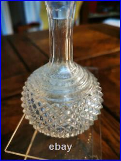 BACCARAT. Service de nuit en cristal moulé, modèle Diamants Biseaux BACCARAT. Service de nuit en cristal moulé, modèle Diamants Biseaux