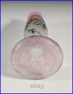 BACCARAT Vase Art Nouveau cristal givré, dégagé à l'acide, émaillé Clématites