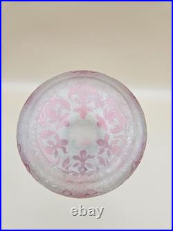 BACCARAT Vase Art Nouveau cristal givré, dégagé à l'acide, émaillé Clématites