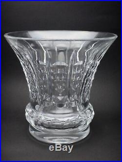 BACCARAT important vase signé en cristal taillé Années 50