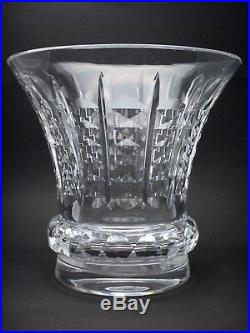 BACCARAT important vase signé en cristal taillé Années 50