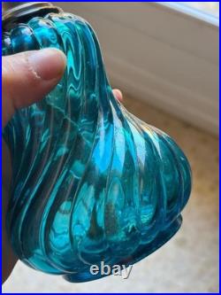 BACCARAT rare Lampe à pétrole, complète, en cristal bleu modèle Bambou