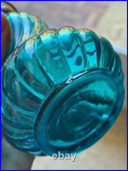 BACCARAT rare Lampe à pétrole, complète, en cristal bleu modèle Bambou