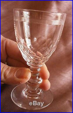 Baccarat 15 verres cristal à apéritif / vin blanc Modèle Gondole à nid d'abeille
