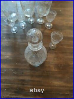 Baccarat 4 Carafes Et 6 Verres A Liqueur Cristal Gravé Décors Floral (H9)