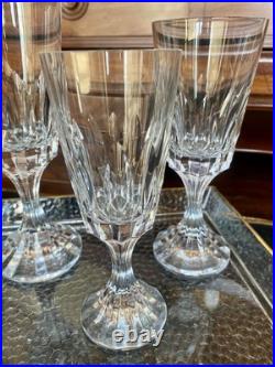 Baccarat ASSAS Lot de 41 verres dont Flûtes, Verres à eau, vin rouge et blanc Baccarat ASSAS Lot de 41 verres dont Flûtes, Verres à eau, vin rouge et blanc