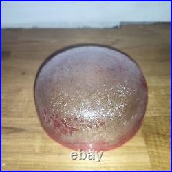 Baccarat Bol en cristal dégagé à l acide fond rubis décor d'églantier