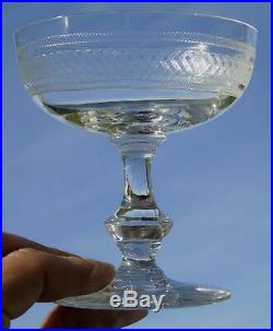 Baccarat Saint Louis Service de 6 coupes à champagne en cristal gravé