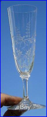 Baccarat Service de 6 flûtes à champagne en cristal taillé. Début Xxe s